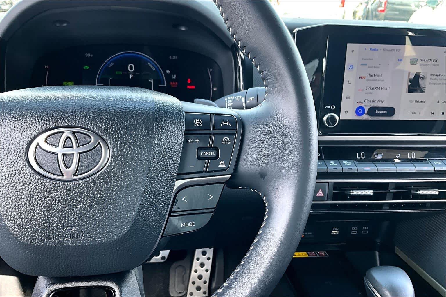 Used 2026 Ice Cap Toyota SE image 25
