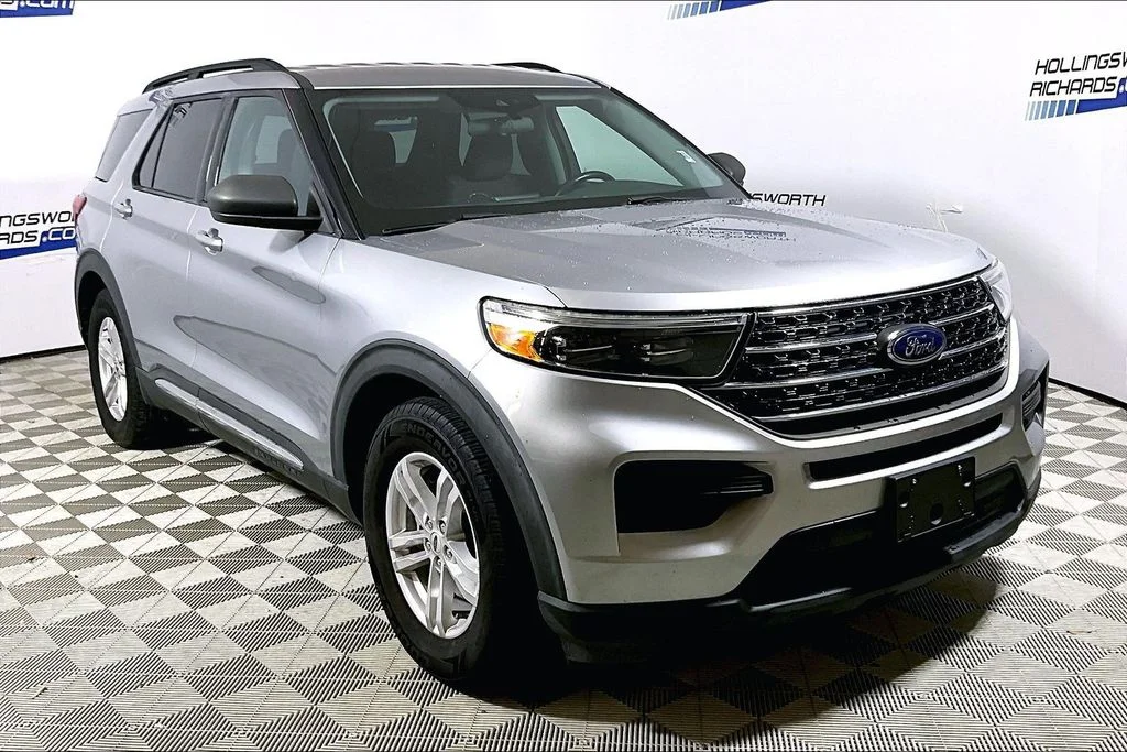 Used 2021 Silver Metallic Ford XLT image 3
