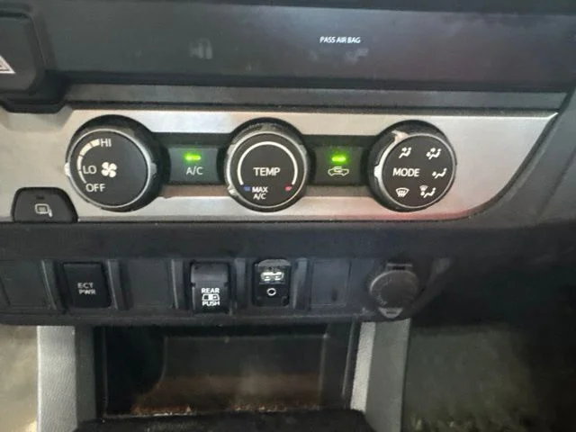 Used 2019 Red Toyota SR5 image 17