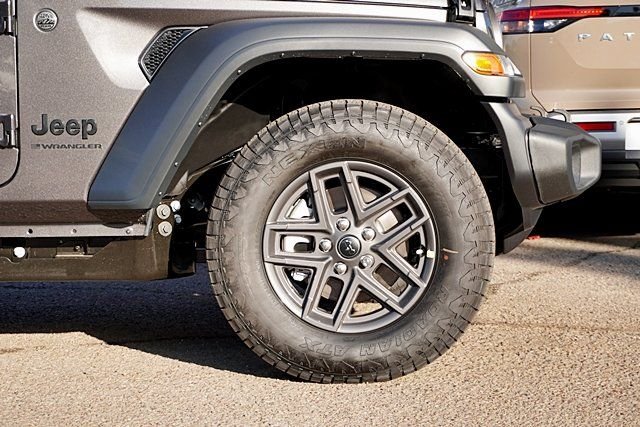 New 2026 Granite Crystal Metallic Clear-Coat Exterior Paint Jeep Sport S image 8