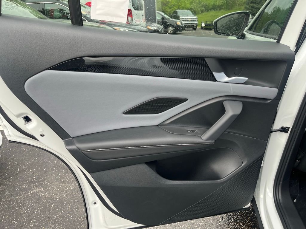New 2026 White/off-white Volkswagen 2.0T SE image 20