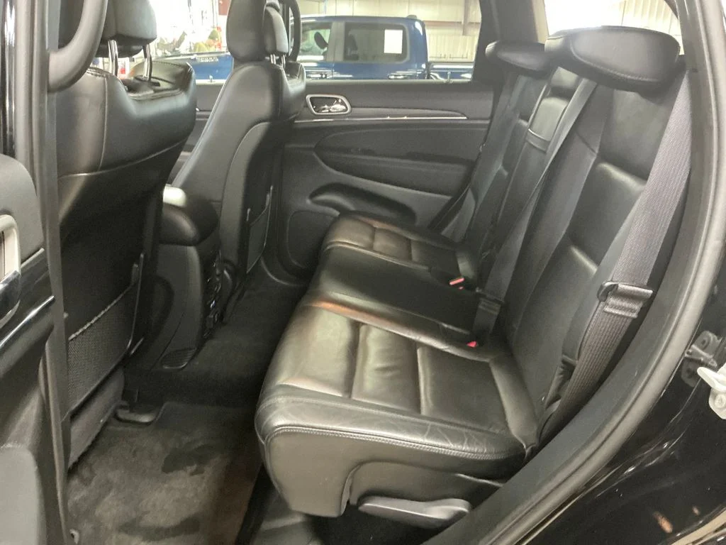 Used 2022 Black Jeep Limited image 27