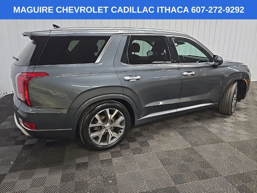 Used 2022 Gray Hyundai Limited image 3