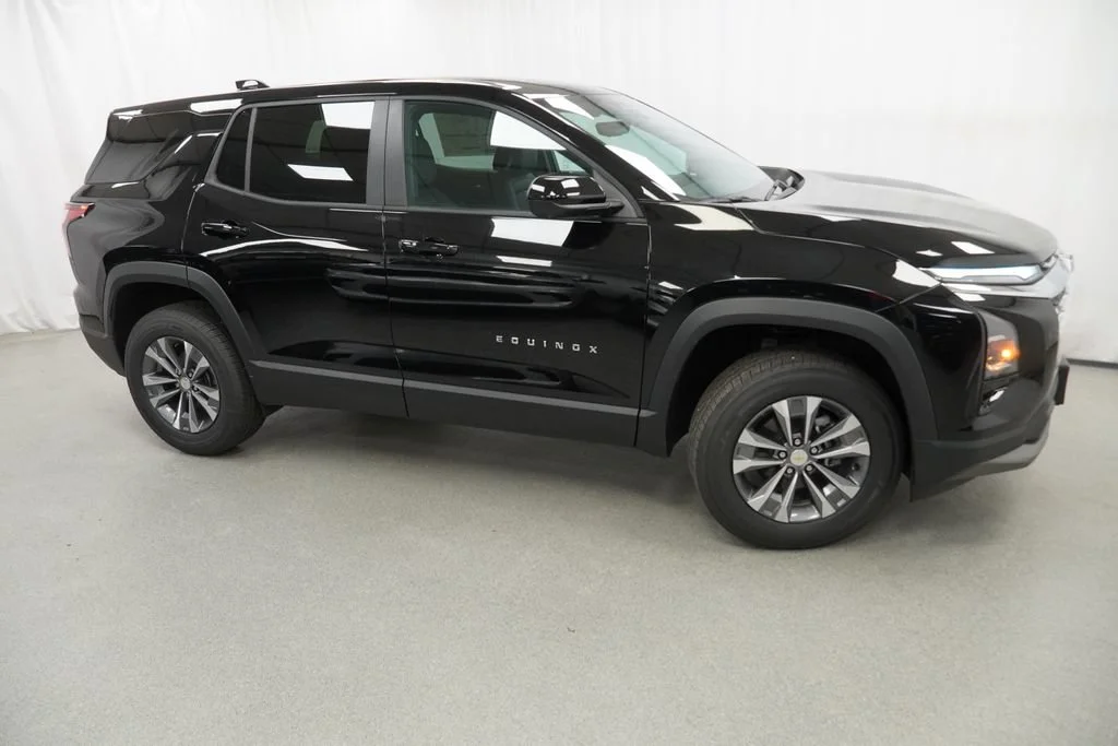 New 2026 Mosaic Black Metallic Chevrolet LT image 5