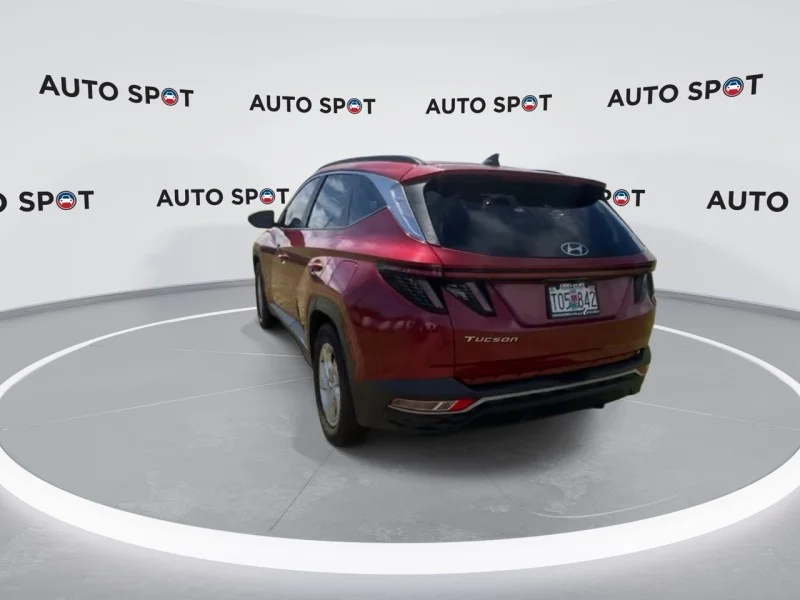 Used 2022 RED Hyundai SEL image 3