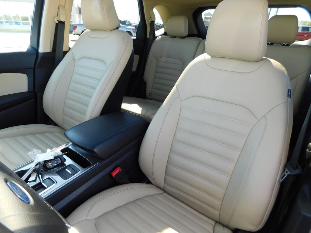Used 2023 Blue Ford SEL image 19