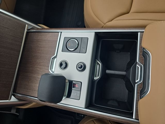New 2027 Charente Grey Land Rover SE image 18