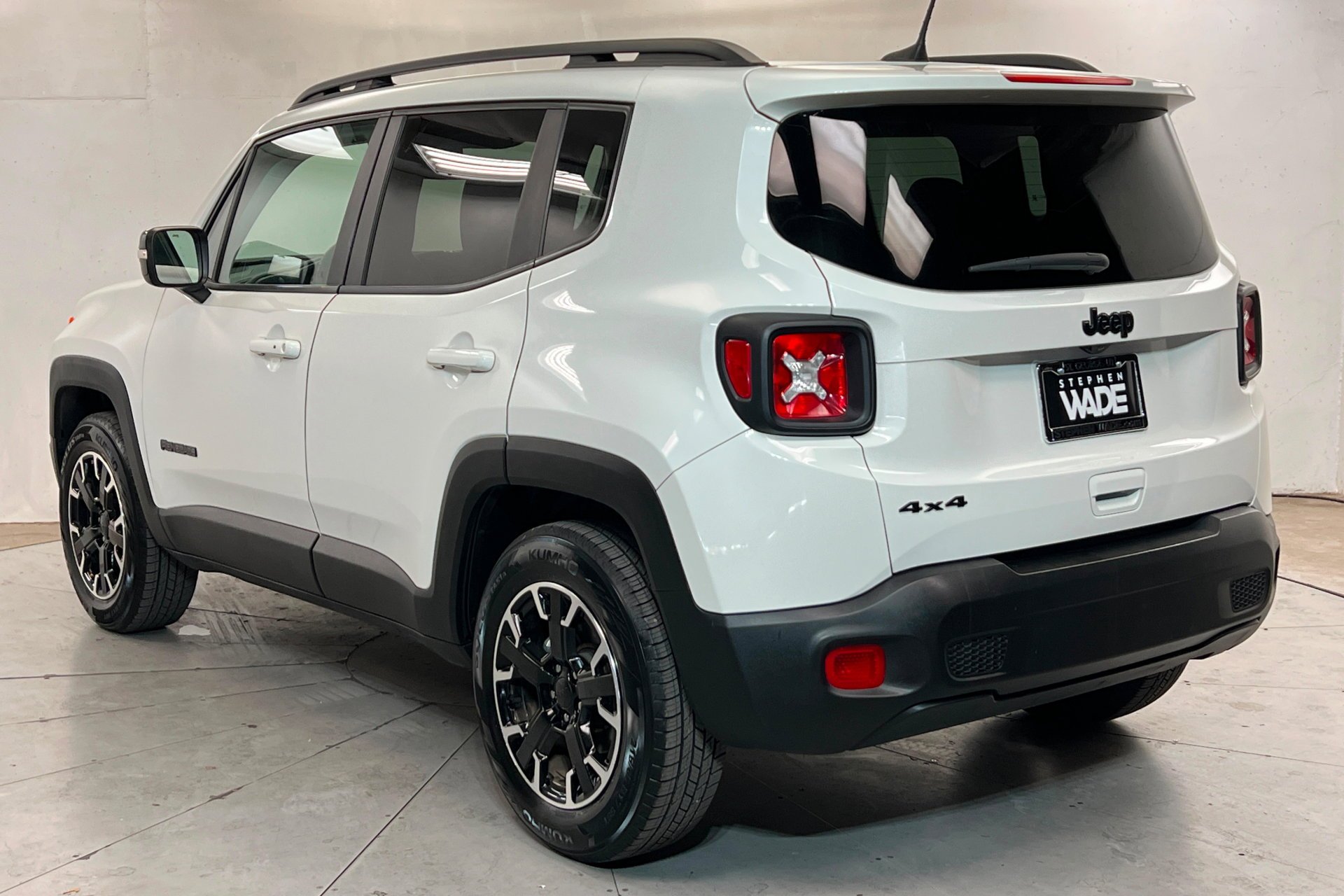 Used 2023 Alpine White Clearcoat Jeep Upland image 3