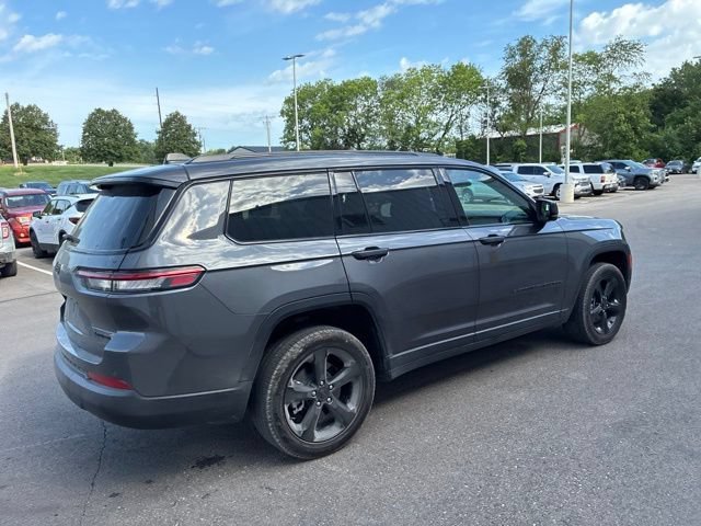 Used 2024 Gray Jeep Limited 4x4 image 8