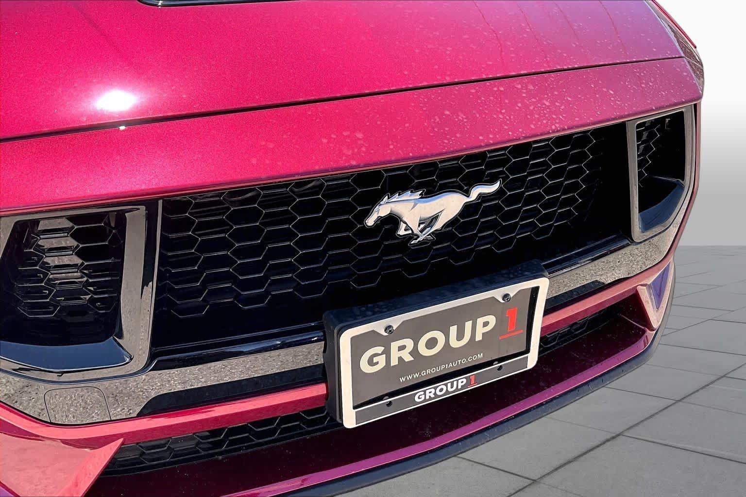 Used 2025 Molten Magenta Metallic Tri-coat Ford GT image 28