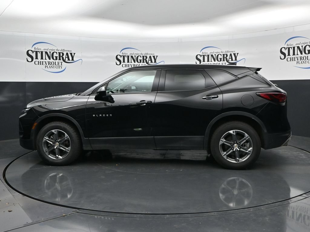 Used 2025 Black Chevrolet 2LT image 4