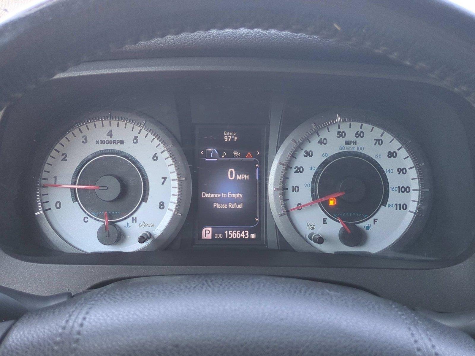 Used 2018  Toyota SE image 22