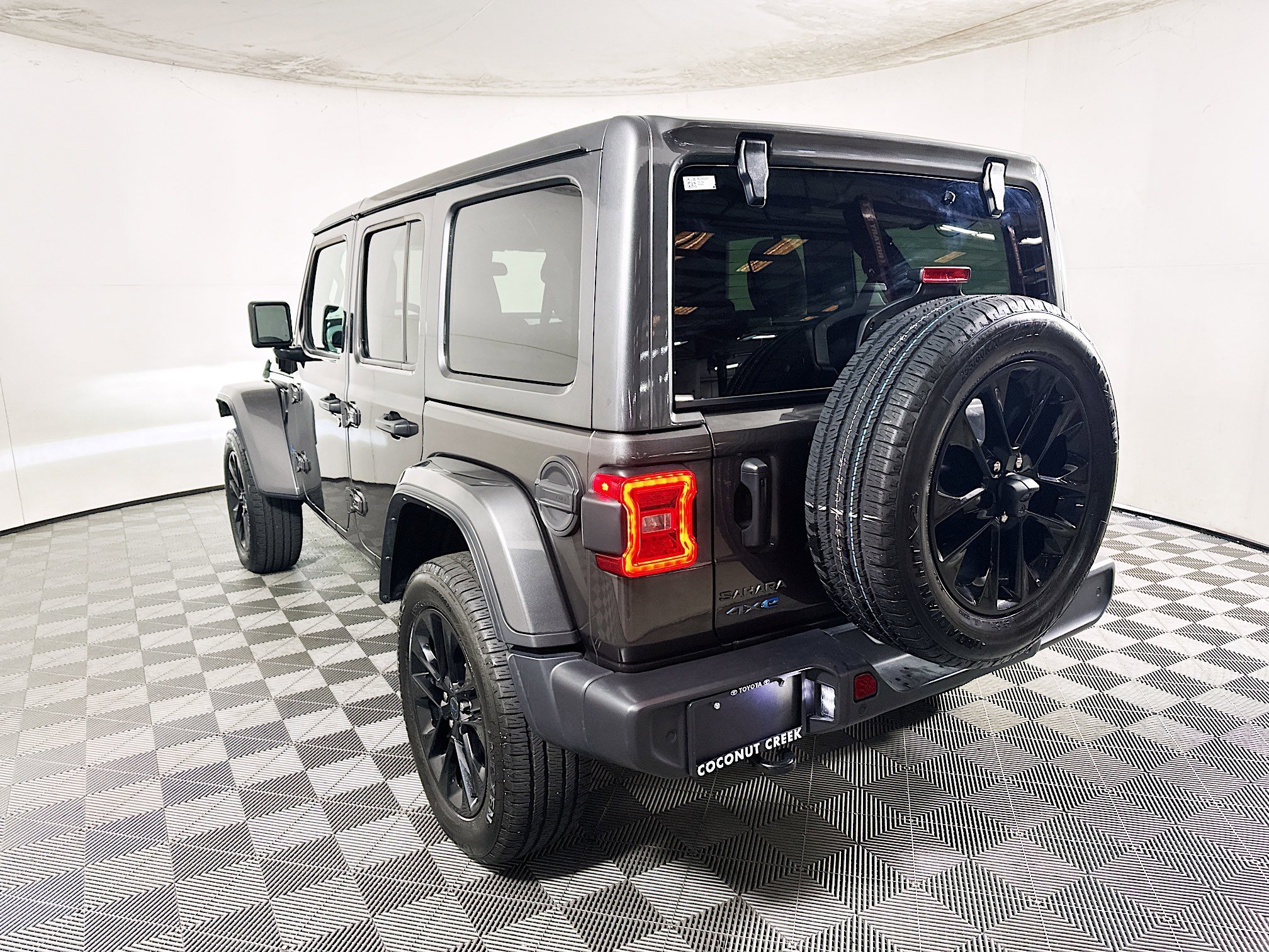 2025 Jeep Wrangler thumbnail 7