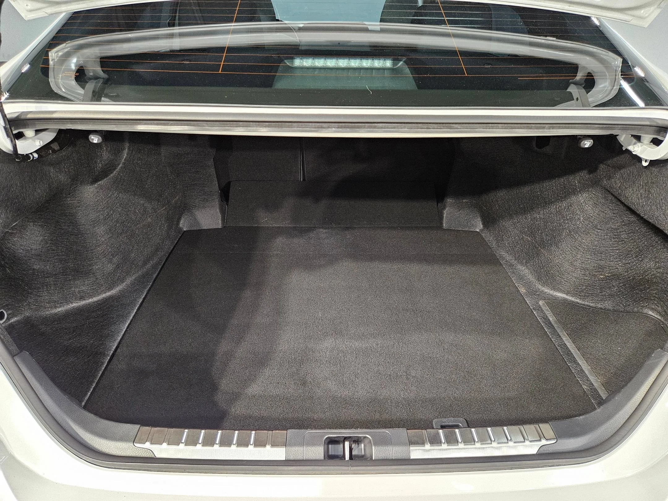 Certified Used 2025 Wind Chill Pearl Toyota XLE image 18