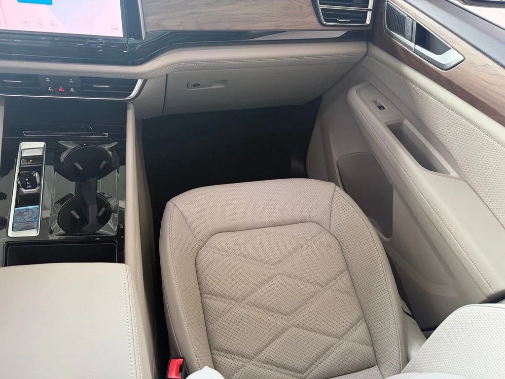 2026 Volkswagen Atlas SE w/Tech - Photo 11