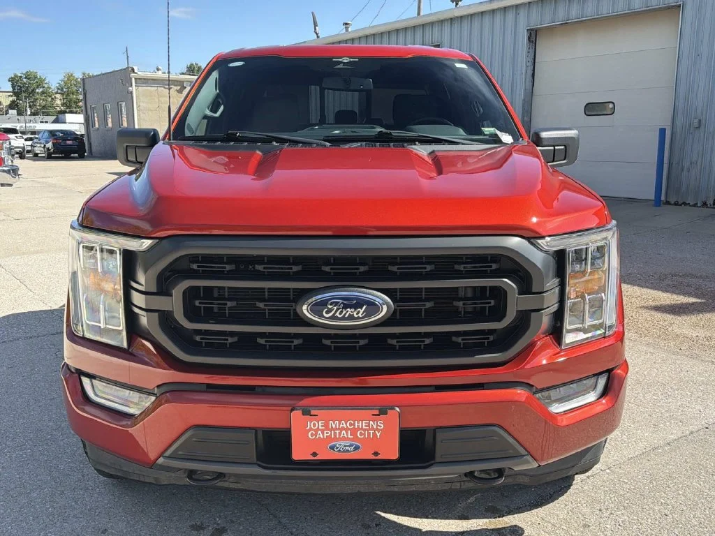Used 2023 Chili Pepper Red Ford XLT image 10
