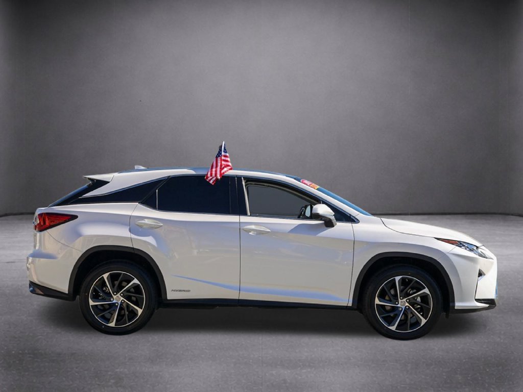 Used 2017 White Lexus 450h image 2