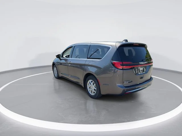 Used 2023 Gray Chrysler Touring L image 6