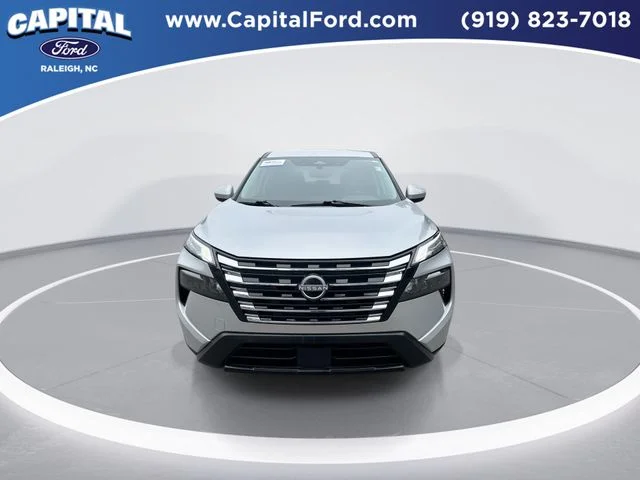 Used 2025 Silver Nissan SV image 3