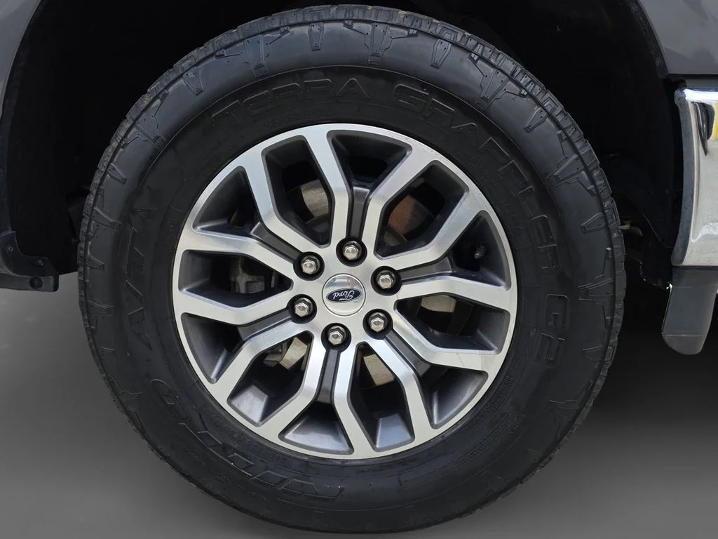 Used 2021 Gray Ford Lariat image 15