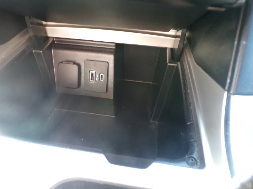 Used 2020 Agate Black Metallic Ford Limited image 30