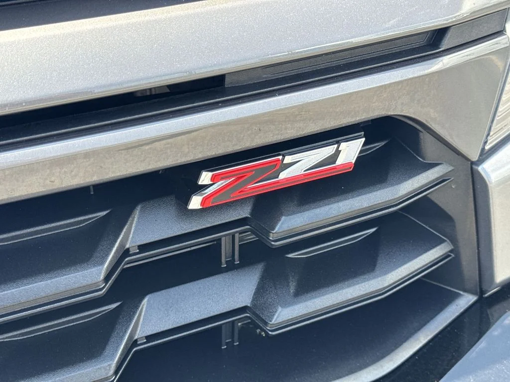 Used 2022 Gray Chevrolet Z71 image 32