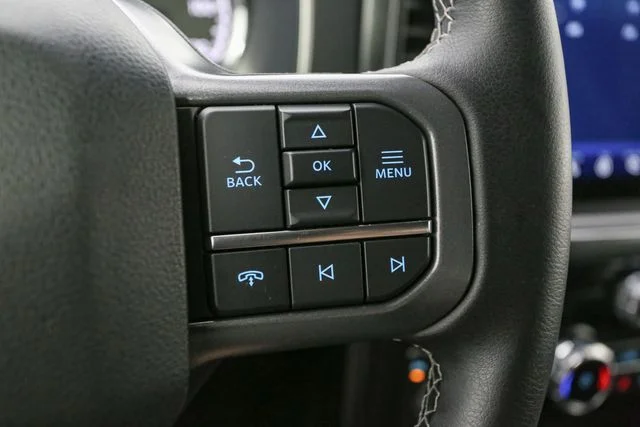 Used 2023 Silver Ford XLT image 33