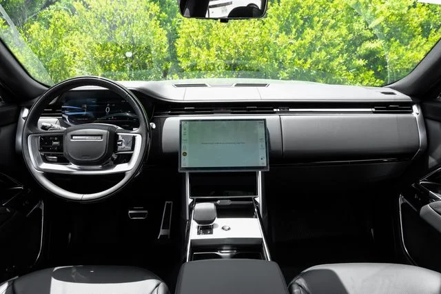 New 2026 Charente Grey Land Rover SE image 18