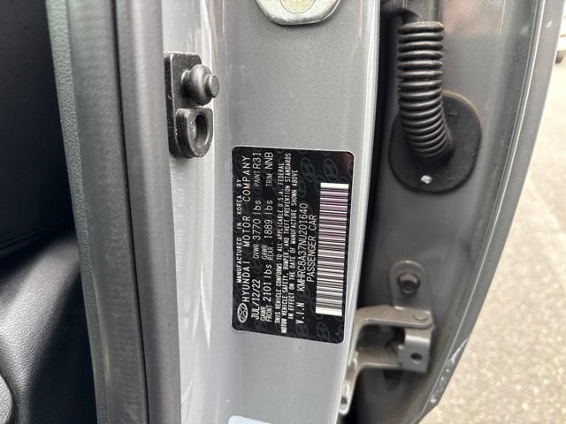 Used 2022 Galactic Gray Hyundai Limited image 9