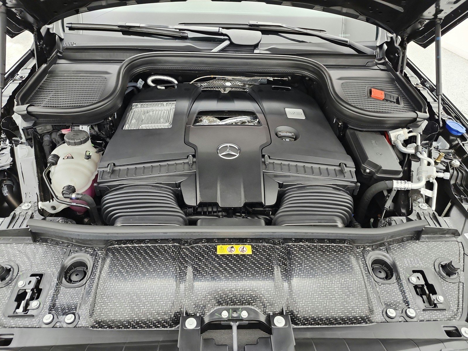 New 2026 Obsidian Black Metallic Mercedes-Benz GLE 580 4MATIC® SUV image 12