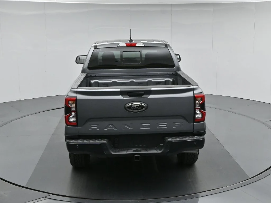 New 2026 Carbonized Gray Metallic Ford XLT image 40