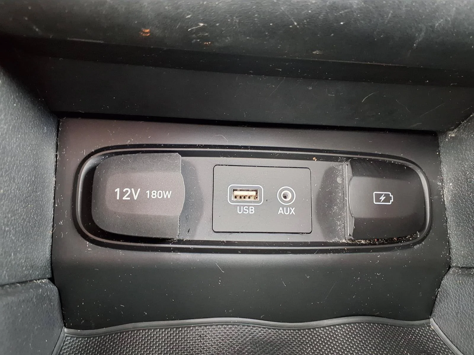 Used 2020 Machine Gray Hyundai SE image 11