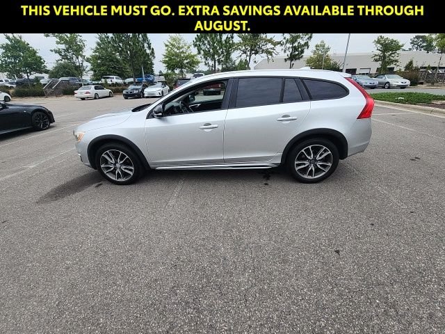 Used 2017 Silver Volvo T5 image 5
