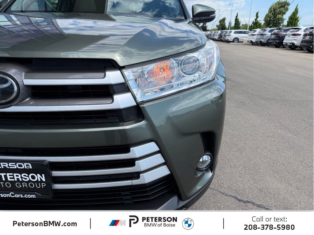 Used 2019 Green Toyota XLE image 41