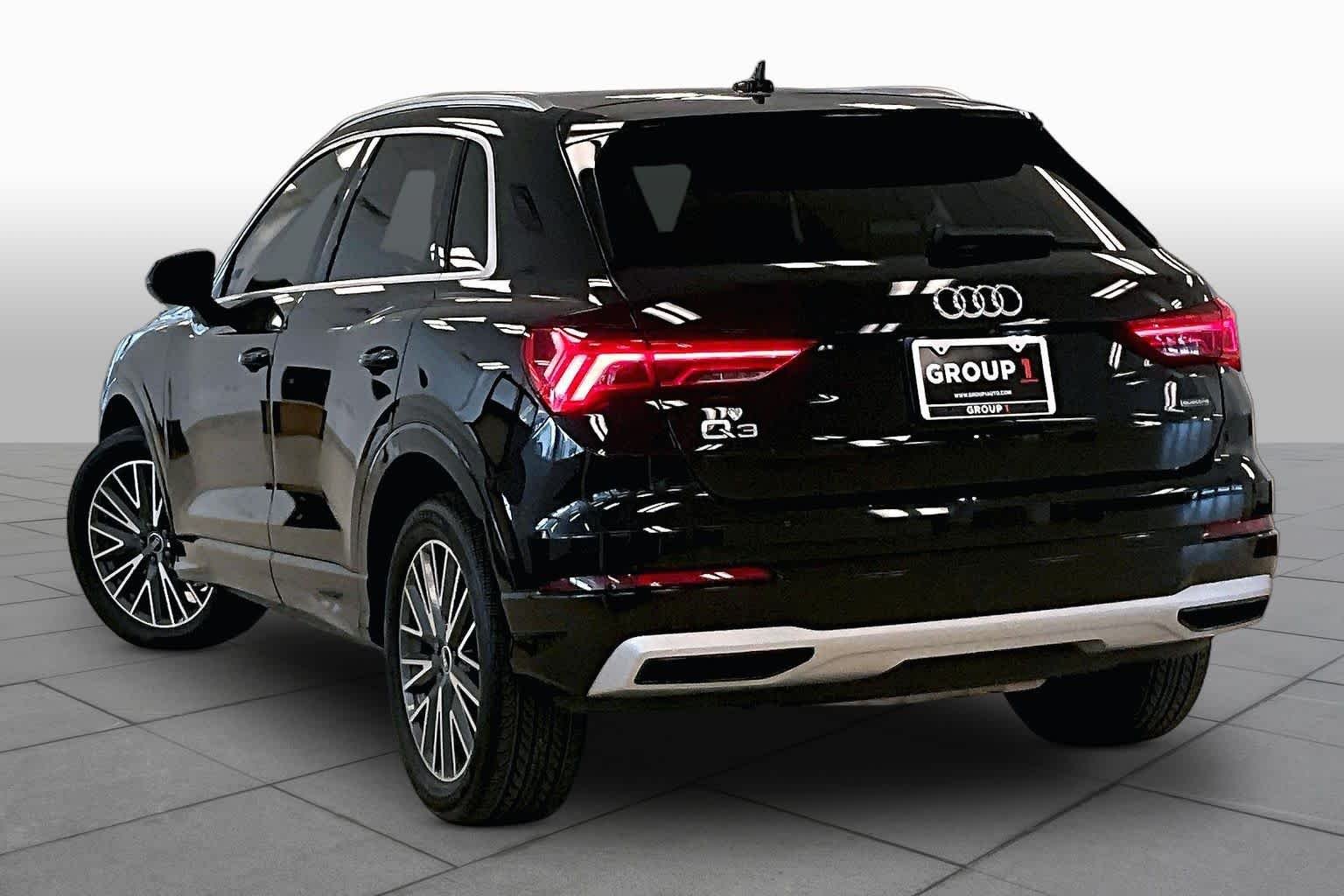 Used 2022 Mythos Black Metallic Audi Premium image 10