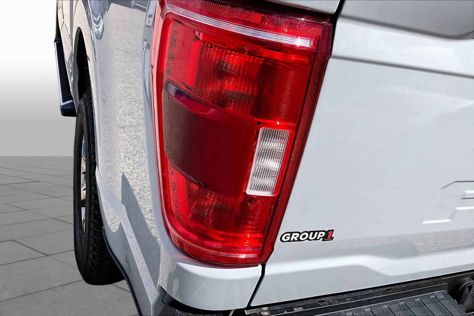 Used 2023 Avalanche Gray Ford XLT image 28