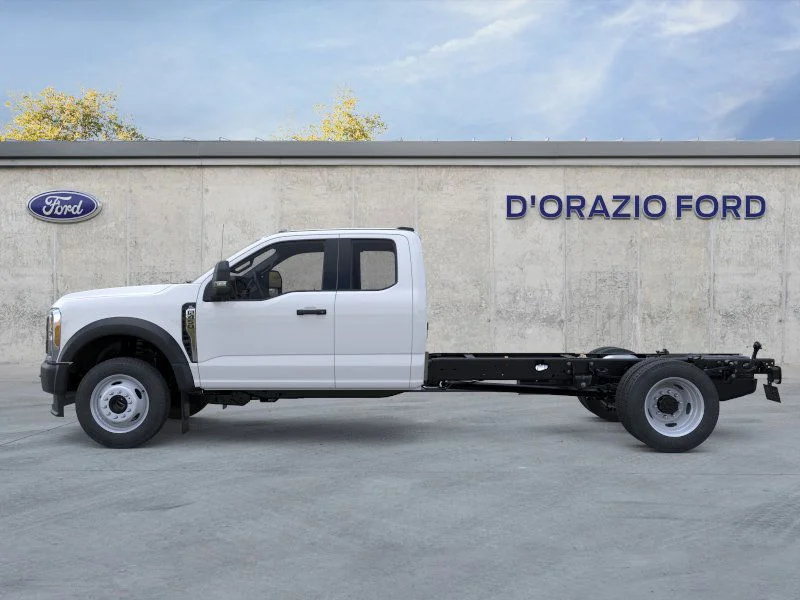 New 2026 Oxford White Ford F-450® XL image 3