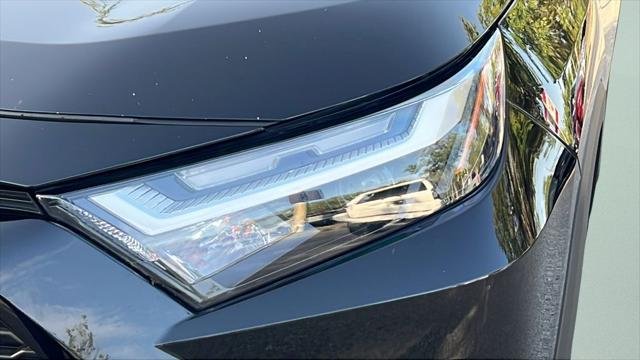 2025 Toyota RAV4 XLE - Photo 26