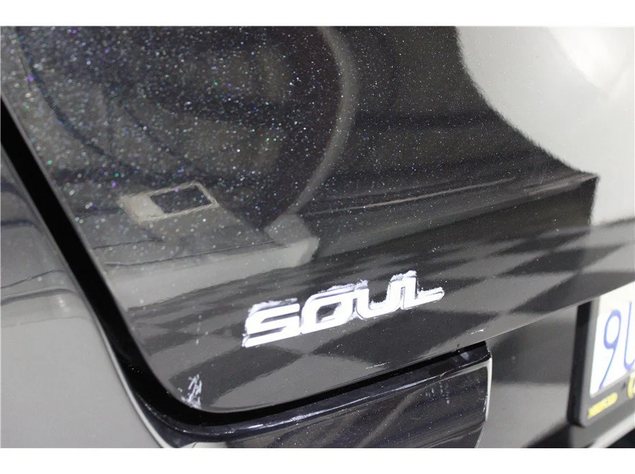 Used 2023 Fusion Black Kia GT-Line image 17