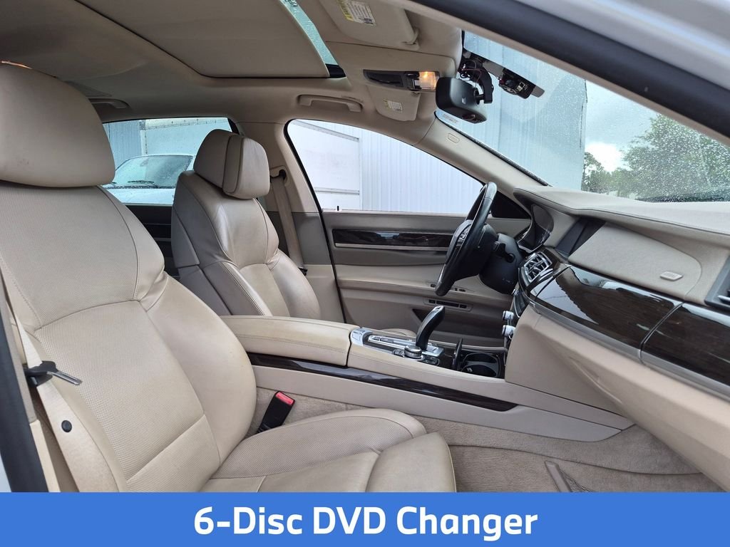 Used 2009 White BMW 750Li image 33
