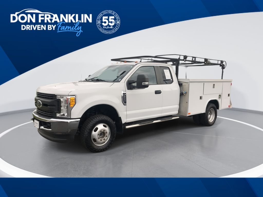 2017 Ford F-350 Super Duty Chassis Cab XL