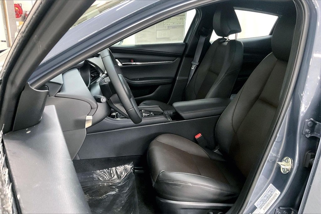 2026 MAZDA MAZDA3 - Image 8