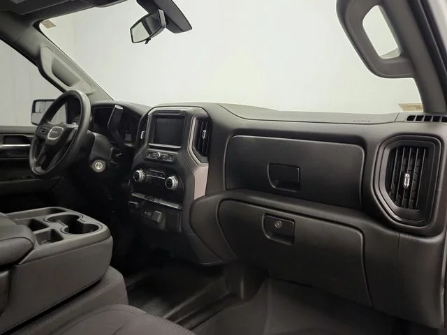 Used 2021 White GMC Base image 32