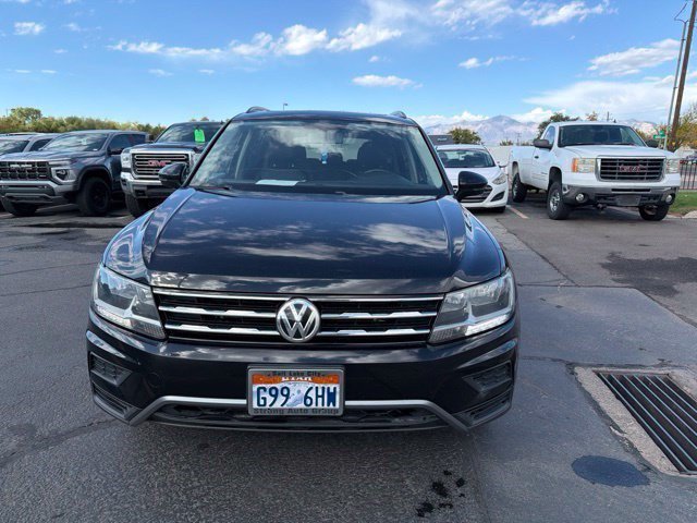 Used 2018 Pearl Metallic Volkswagen SE image 2