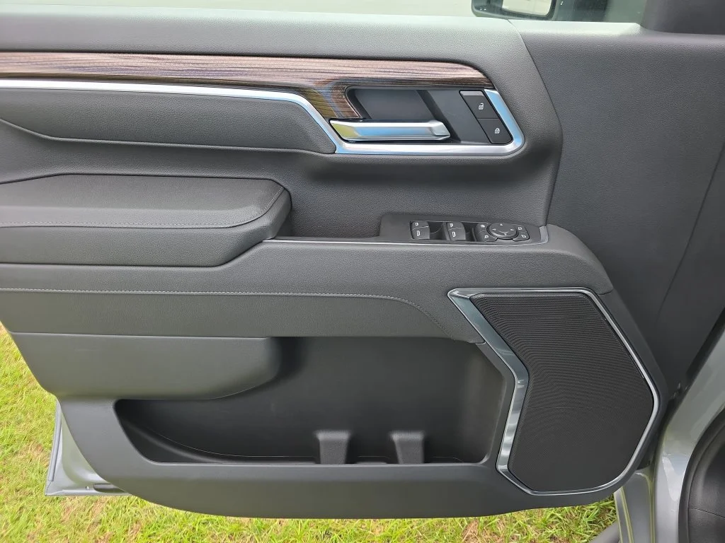 New 2026 Sterling Gray Metallic Chevrolet LT image 18