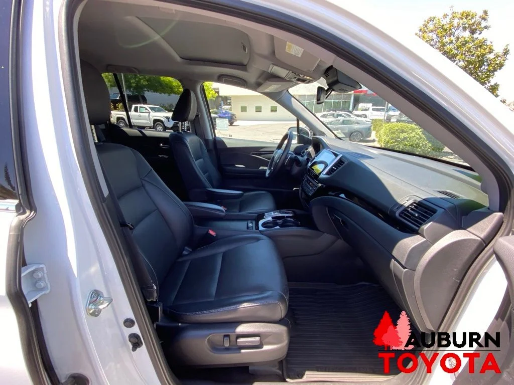 Used 2020 Platinum White Pearl Honda RTL-E image 15