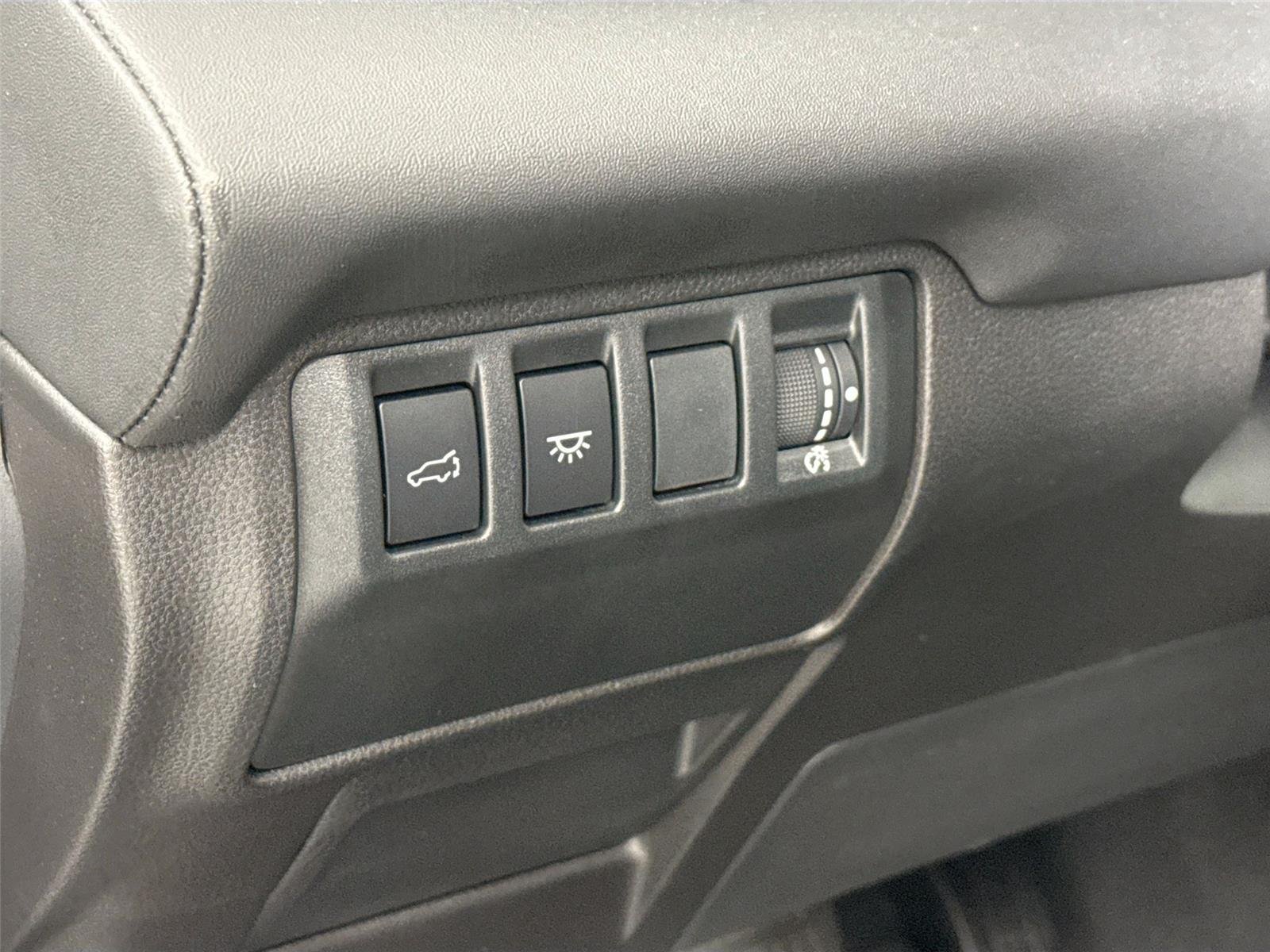 Used 2023 Autumn Green Metallic Subaru Touring image 16