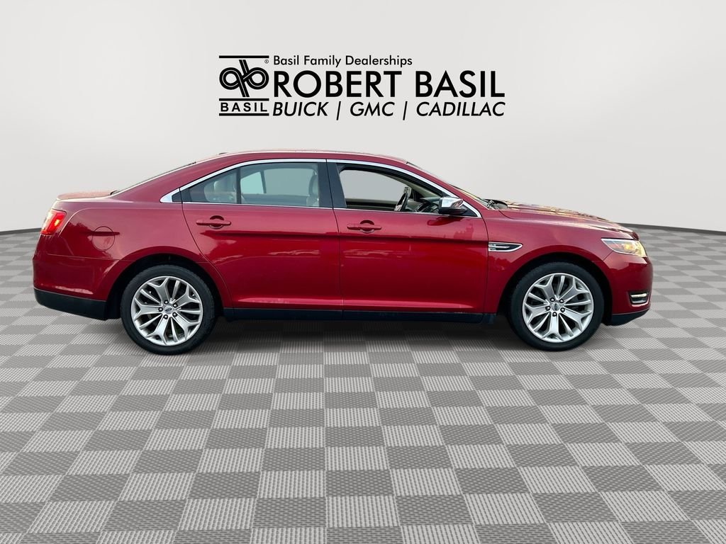Used 2019  Ford Limited image 9