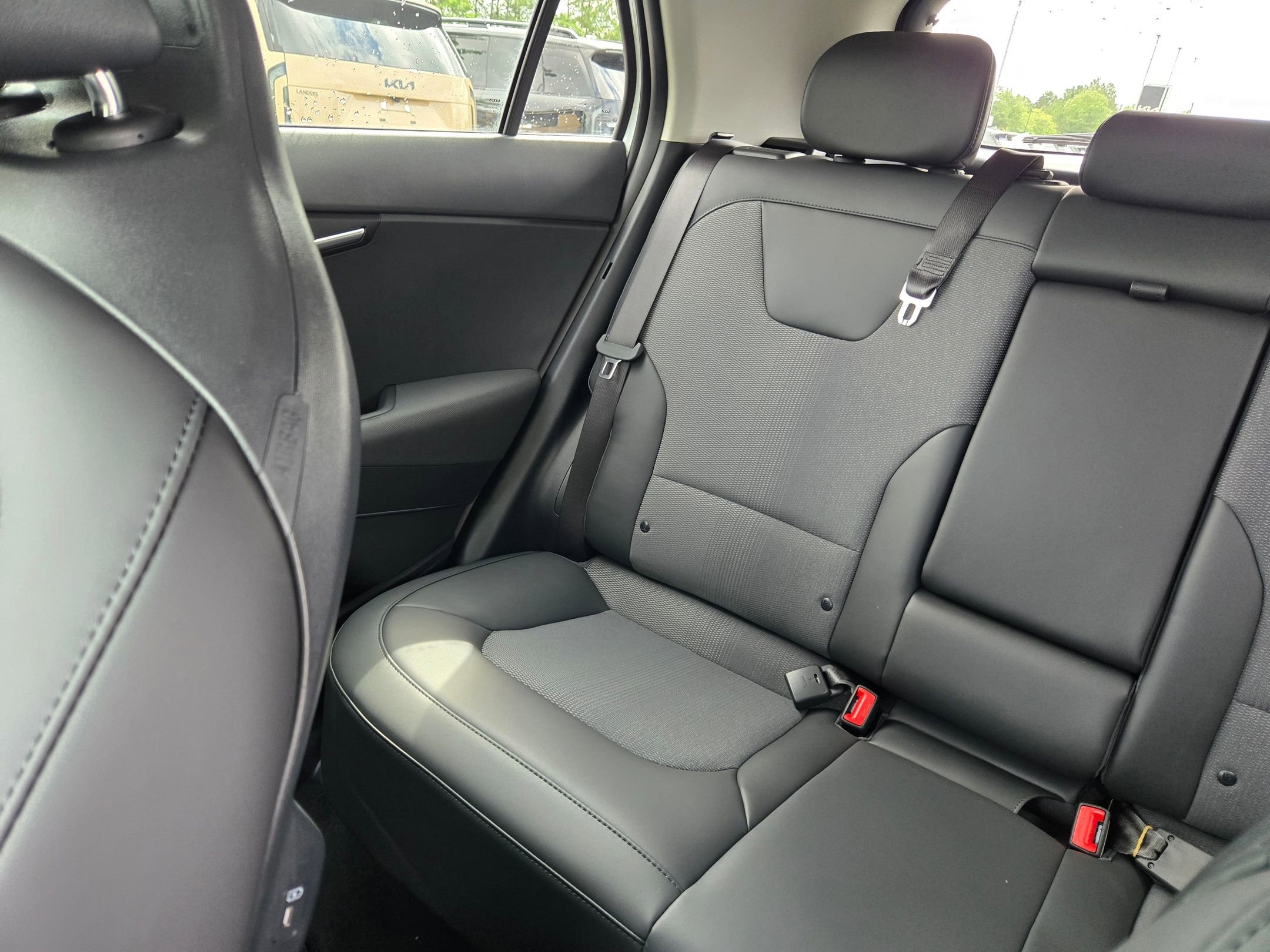 New 2026 Snow White Pearl Kia EX image 12