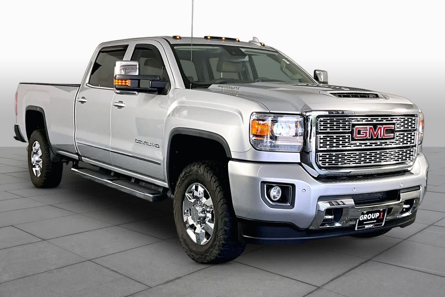 Used 2018 Quicksilver Metallic GMC Denali image 3
